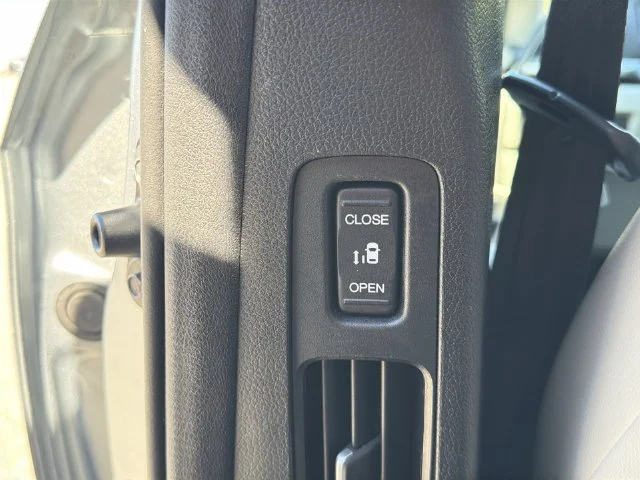 Used 2025  Honda EX-L image 39