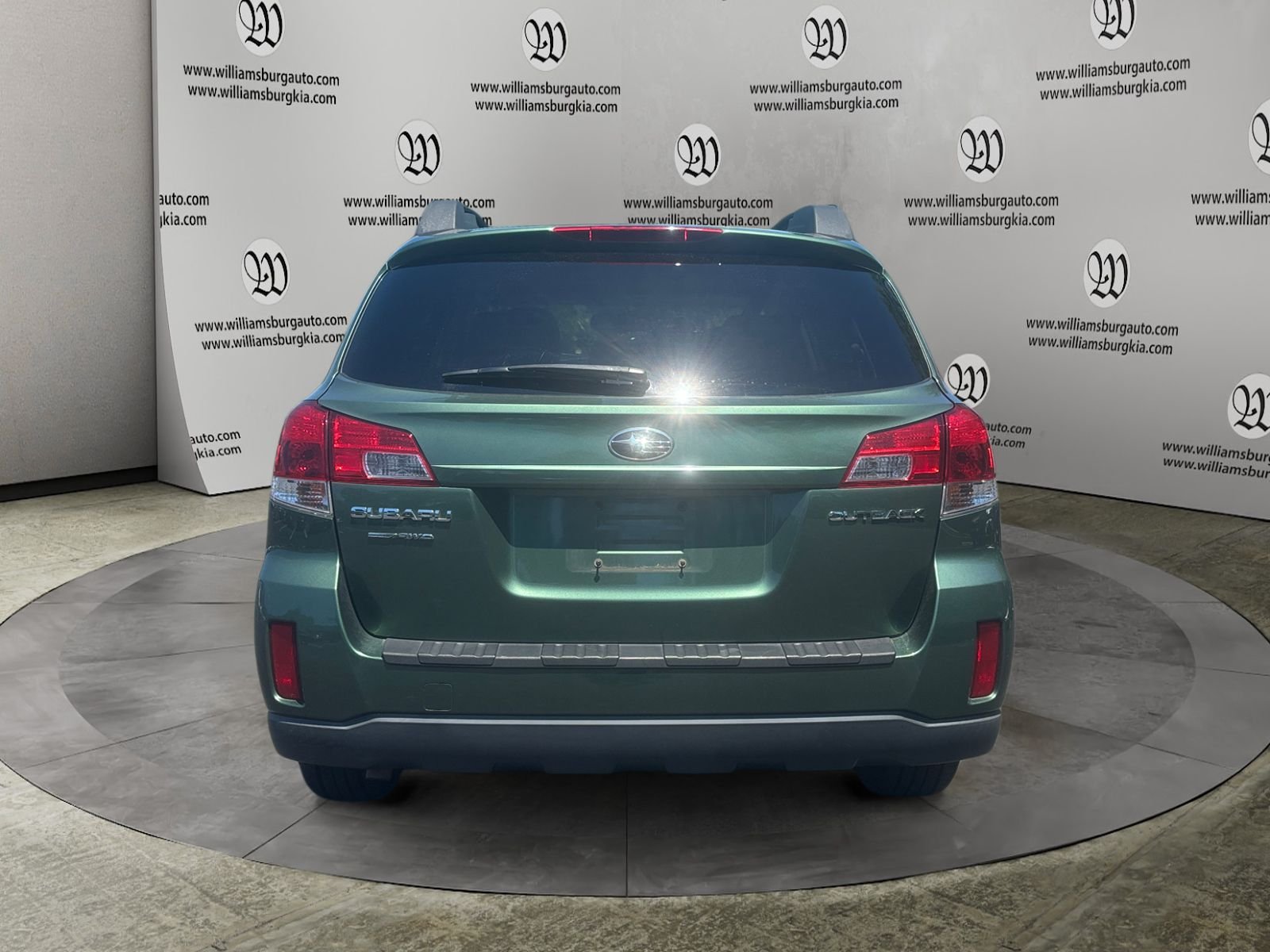 Used 2010 Green Subaru 2.5i Premium image 4