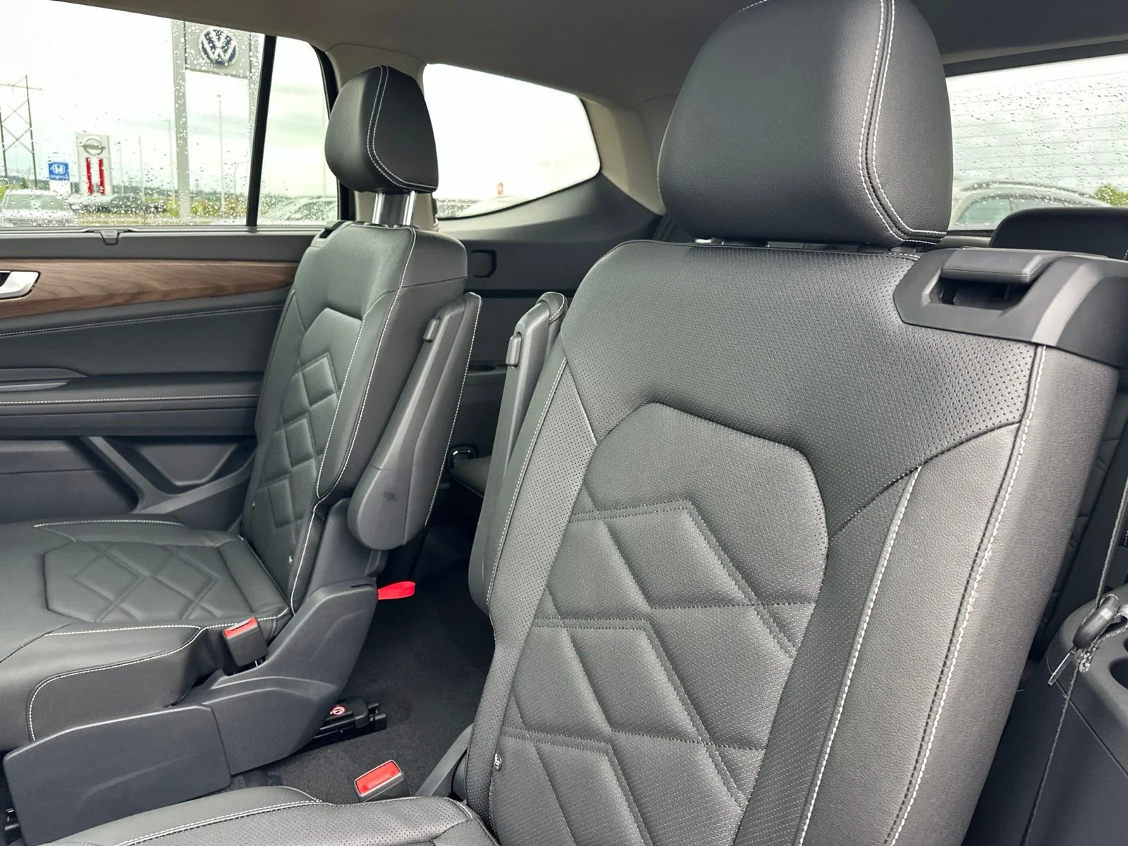 New 2026 Black Volkswagen 2.0T SE w/Technology image 21