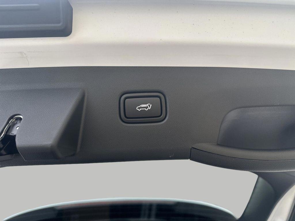 New 2026 Creamy White Pearl Hyundai SEL AWD image 31