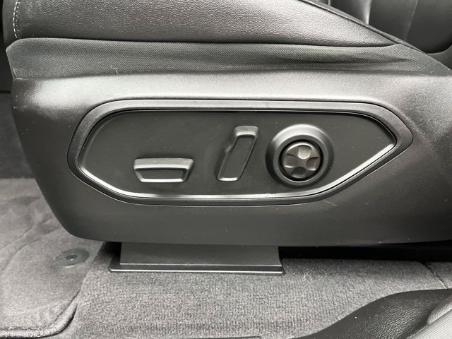 Used 2023 Diamond Black Crystal Pearlcoat Jeep 4X4 image 12