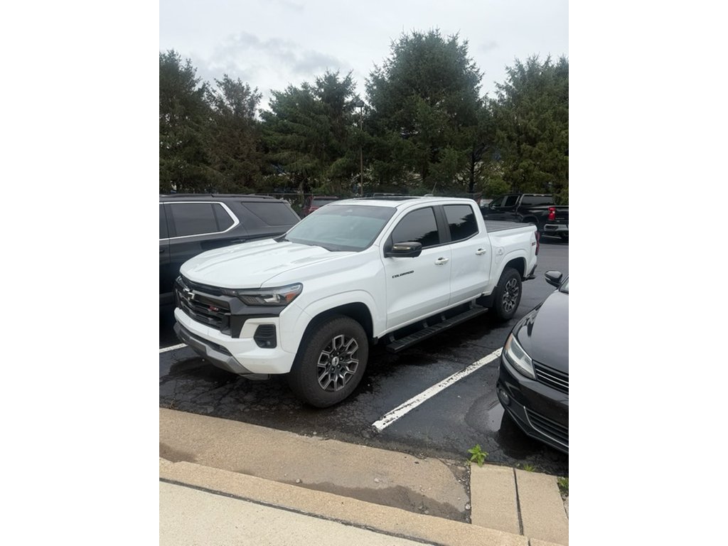 Used 2023 Summit White Chevrolet 4WD Z71 image 3