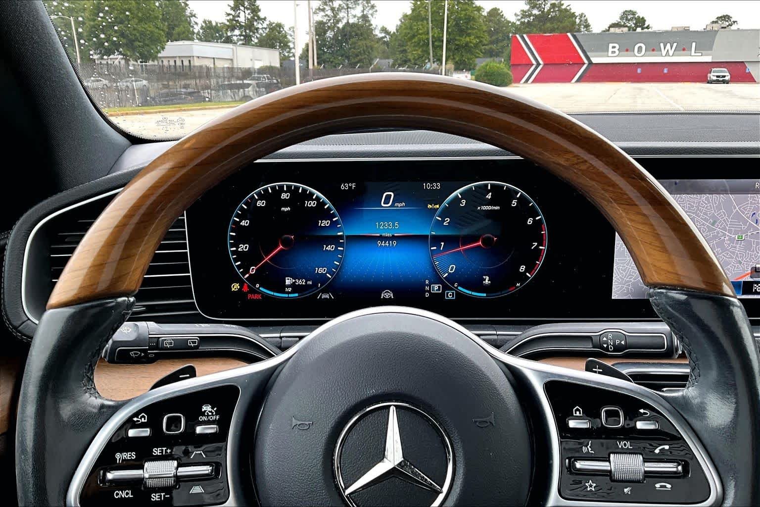 Used 2022 MANUFAKTUR Diamond White Bright Mercedes-Benz GLE 350 image 25