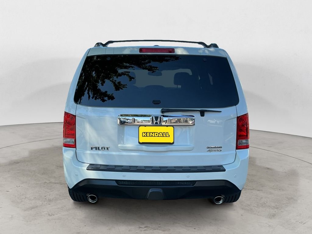 Used 2013 White Honda Touring image 6