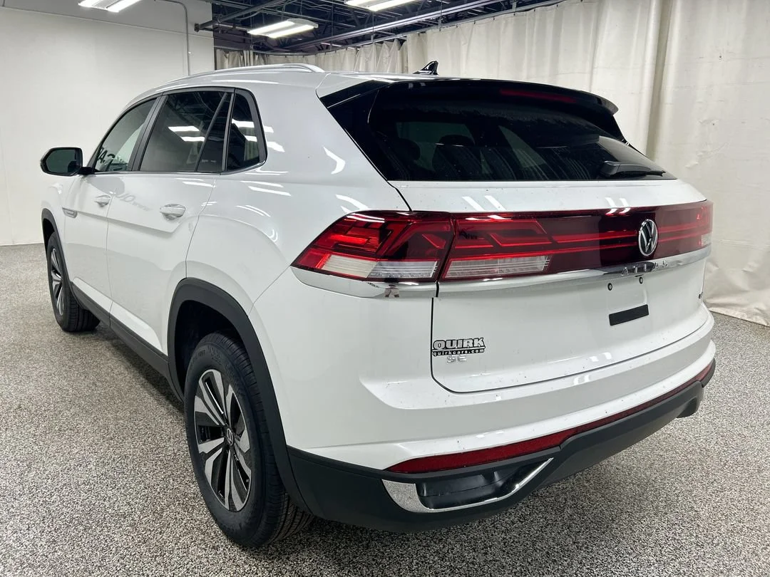 New 2026 Opal White Pearl Volkswagen 2.0T SE image 9