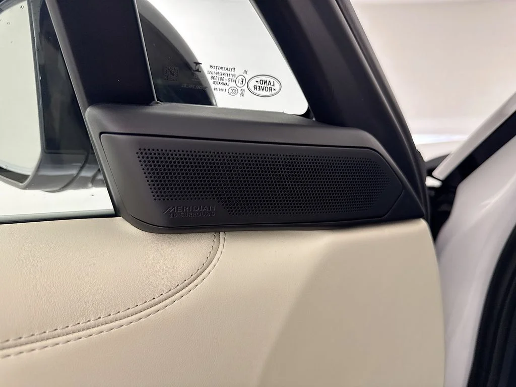 New 2026 Fuji White Land Rover SE image 19