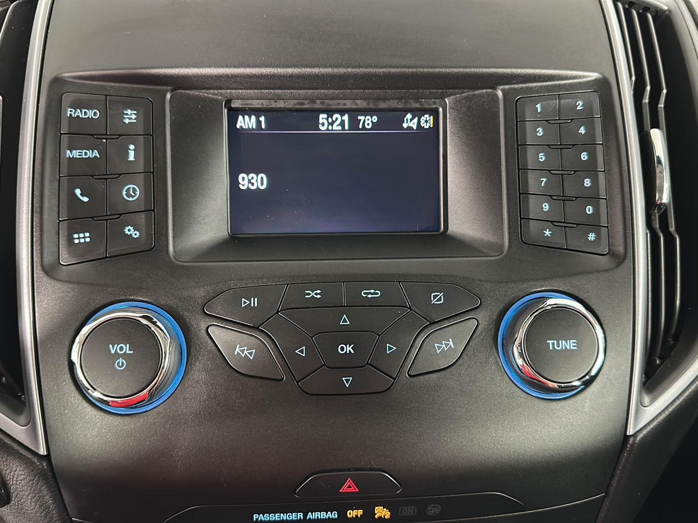 Used 2019 Ingot Silver Ford SE image 28