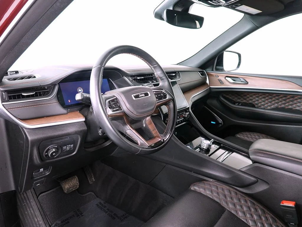Used 2021 Red Jeep Summit image 10