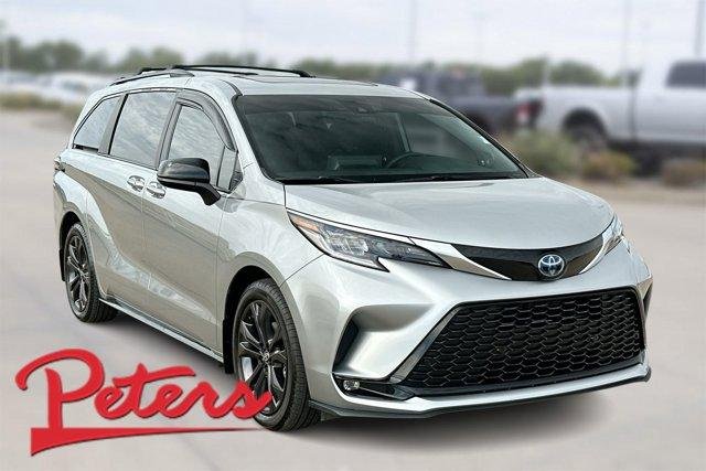 2024 Toyota Sienna XSE 7-Passenger Hybrid FWD's photo