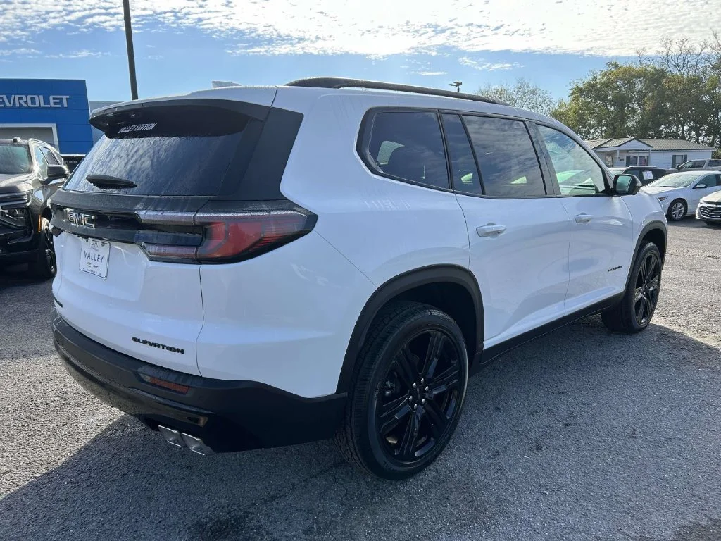 New 2027 Summit White GMC Elevation image 4
