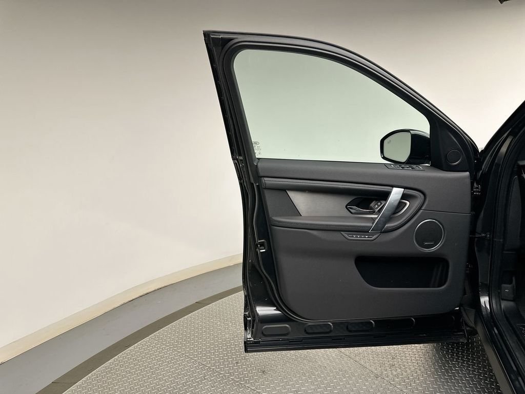 New 2026 Carpathian Grey Land Rover Landmark image 9