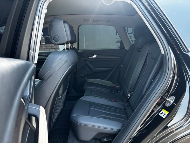 Used 2024 Mythos Black Metallic Audi 45 S line Premium image 9