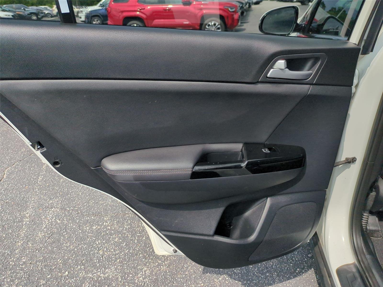 Used 2022 Snow White Pearl Kia EX image 33