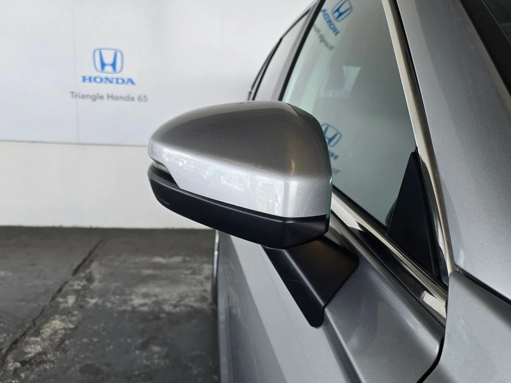 Used 2025  Honda LX image 25