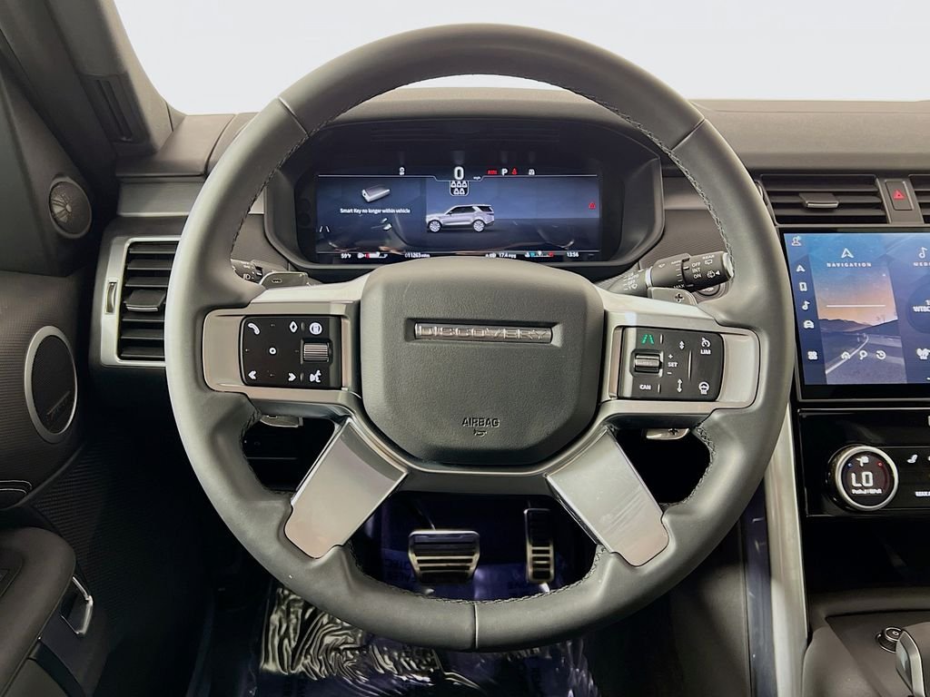 Certified Used 2025 Varesine Blue Metallic Land Rover Dynamic SE image 11