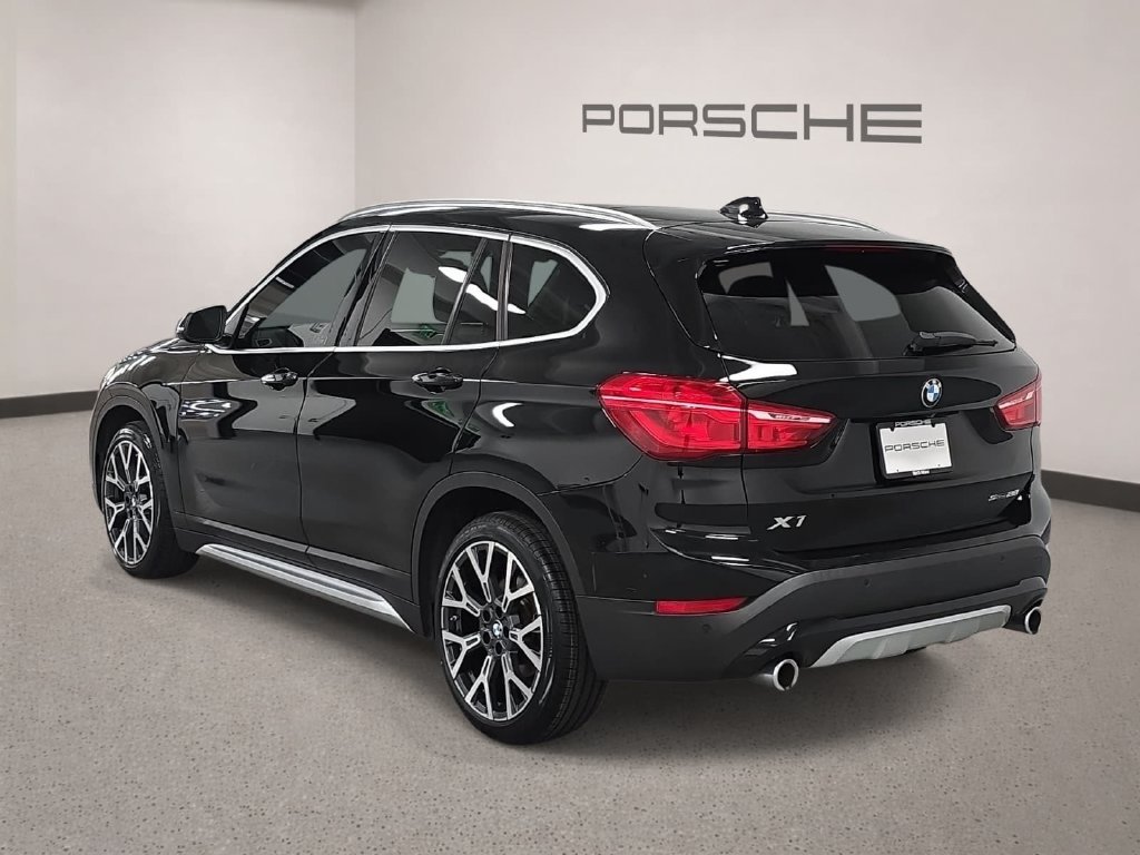 Used 2021 Jet Black BMW sDrive28i image 3