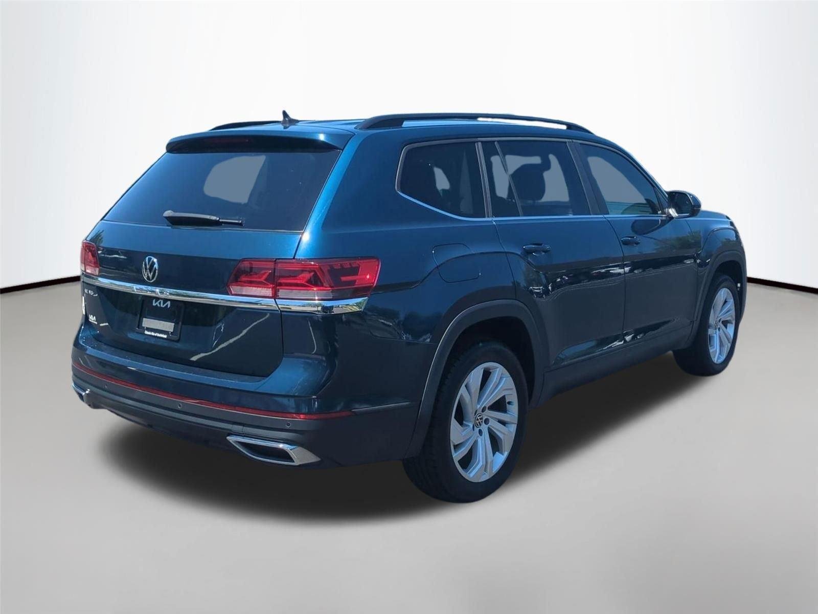 Used 2021 Tourmaline Blue Metallic Volkswagen 3.6L V6 SE w/Technology image 6