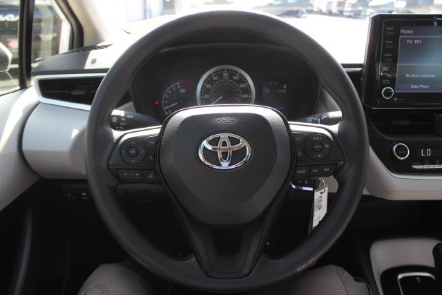 Used 2022 White Toyota LE image 13