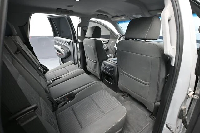 Used 2020 Silver GMC SLE image 41