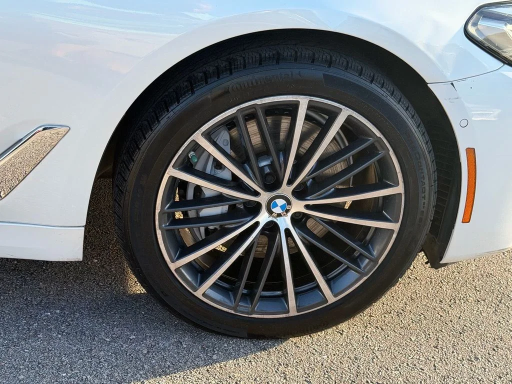 Used 2021 Mineral White Metallic BMW 540i image 9