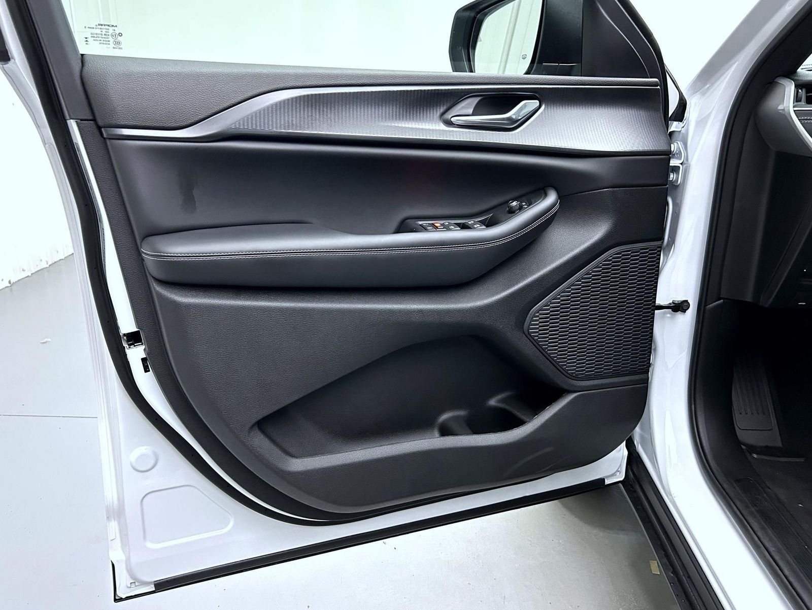 New 2026 Bright White Clearcoat Jeep Laredo image 9