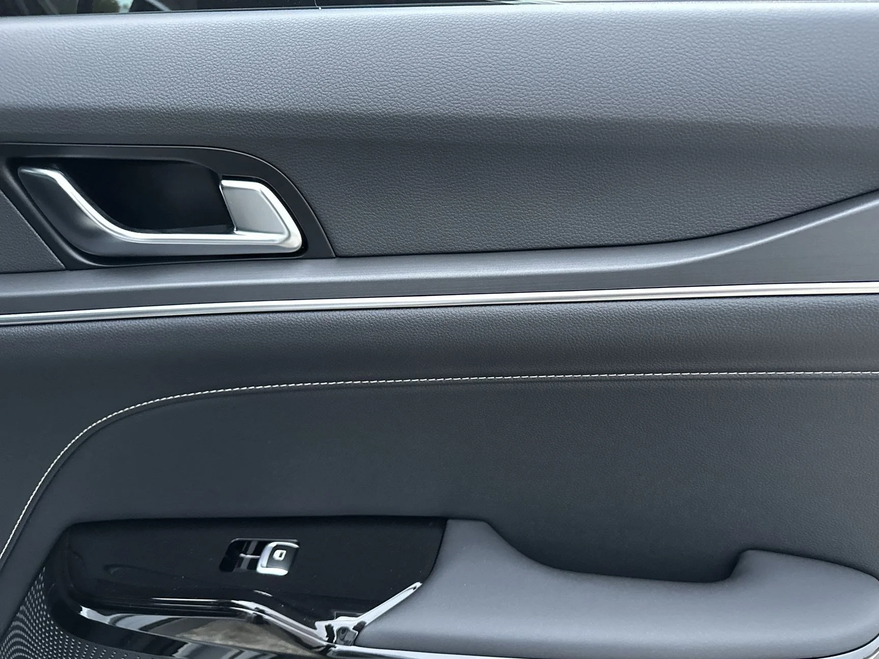 New 2026 Snow White Pearl Kia GT-Line FWD image 33