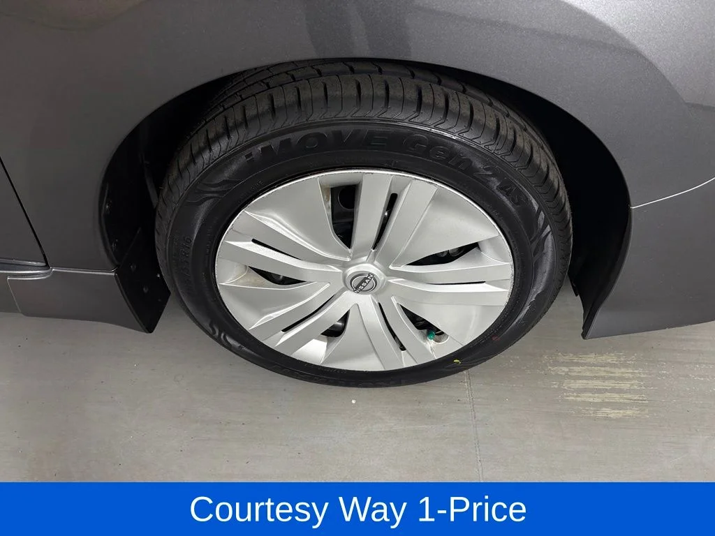 Used 2025 Gray Nissan S image 12