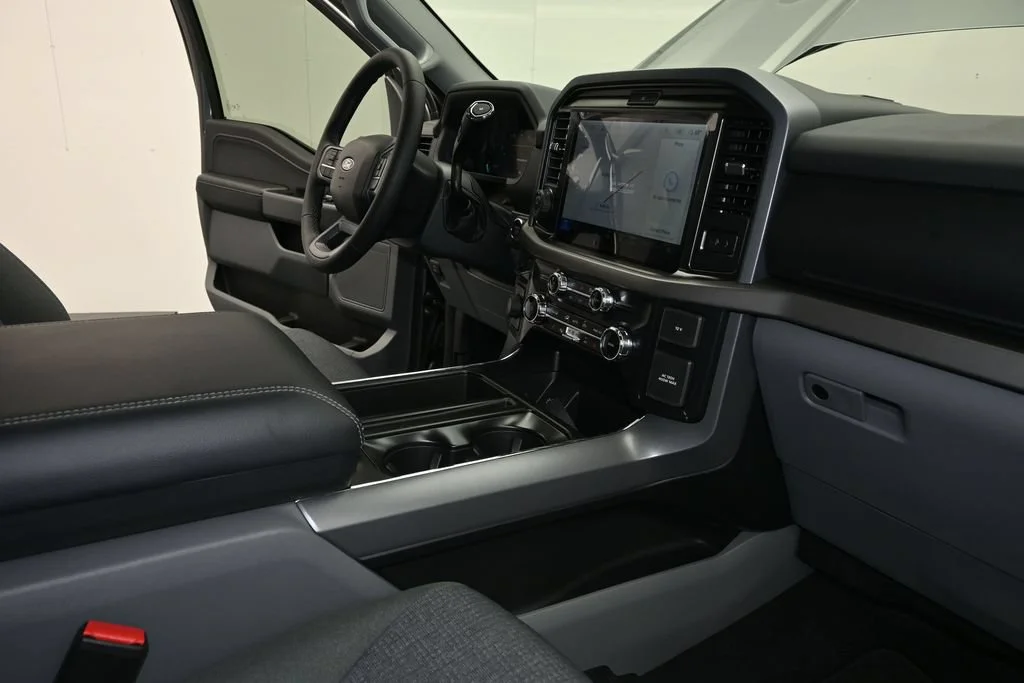 New 2026 Carbonized Gray Metallic Ford XLT image 13