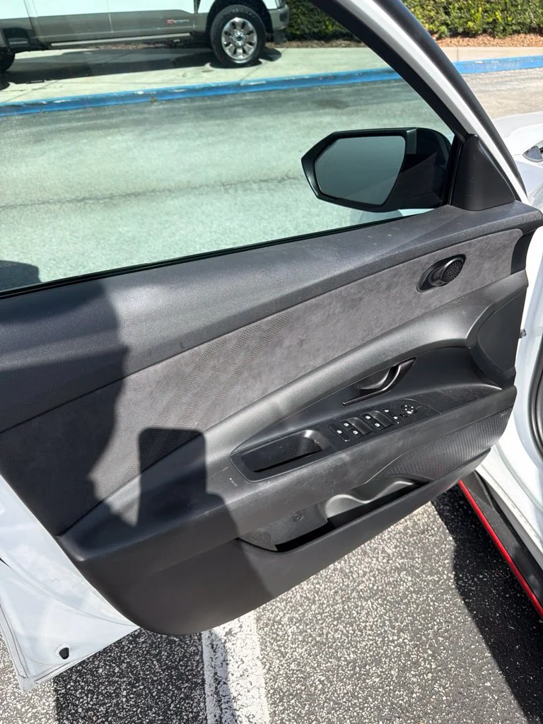Used 2023 White Hyundai Base image 5