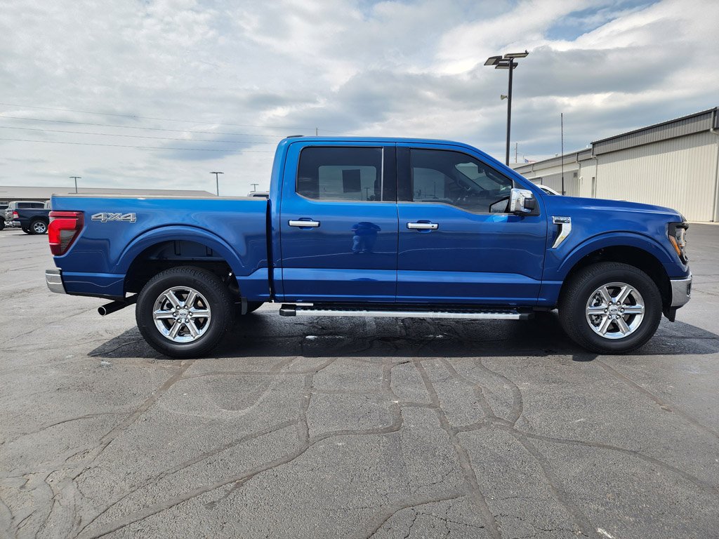 Used 2024 Atlas Blue Metallic Ford XLT image 4