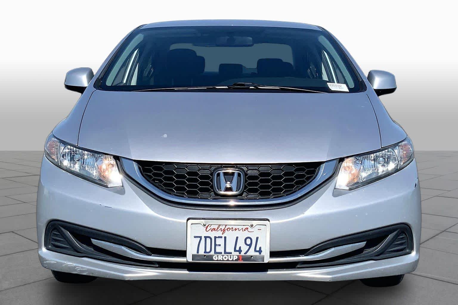 Used 2013 Alabaster Silver Metallic Honda LX image 3