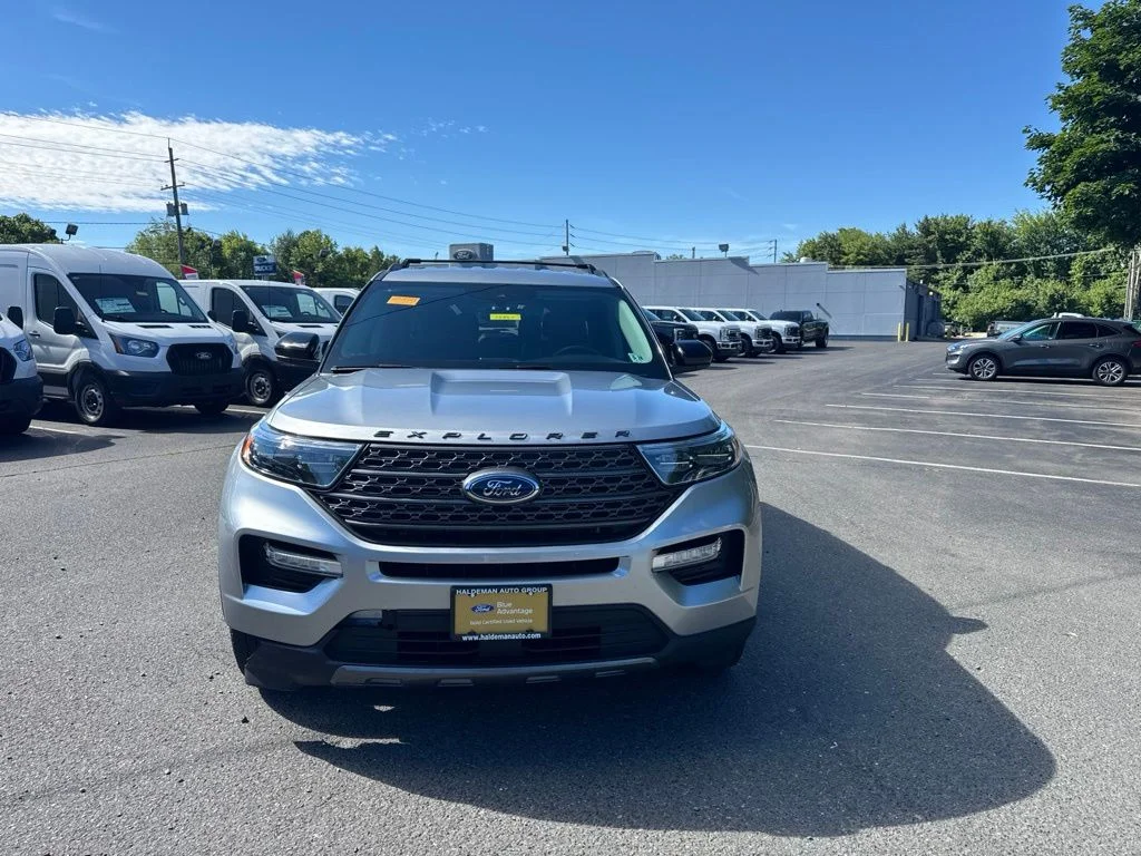 Used 2023 Silver Ford XLT image 8