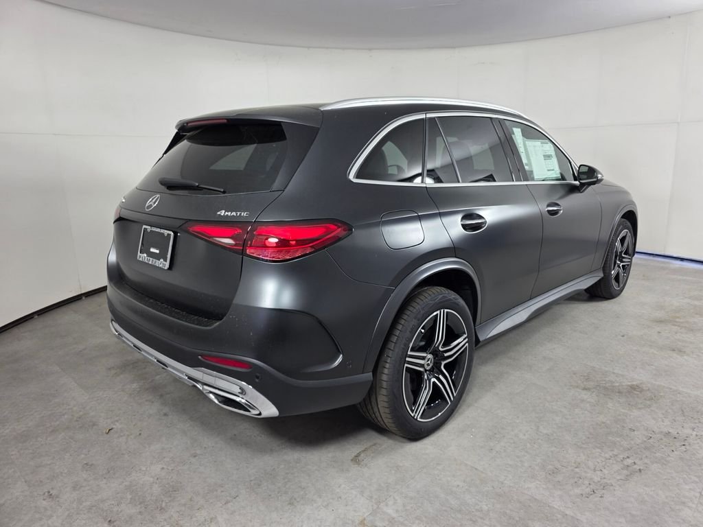 New 2026 MANUFAKTUR exclusive graphite grey magno Mercedes-Benz GLC 300 image 4