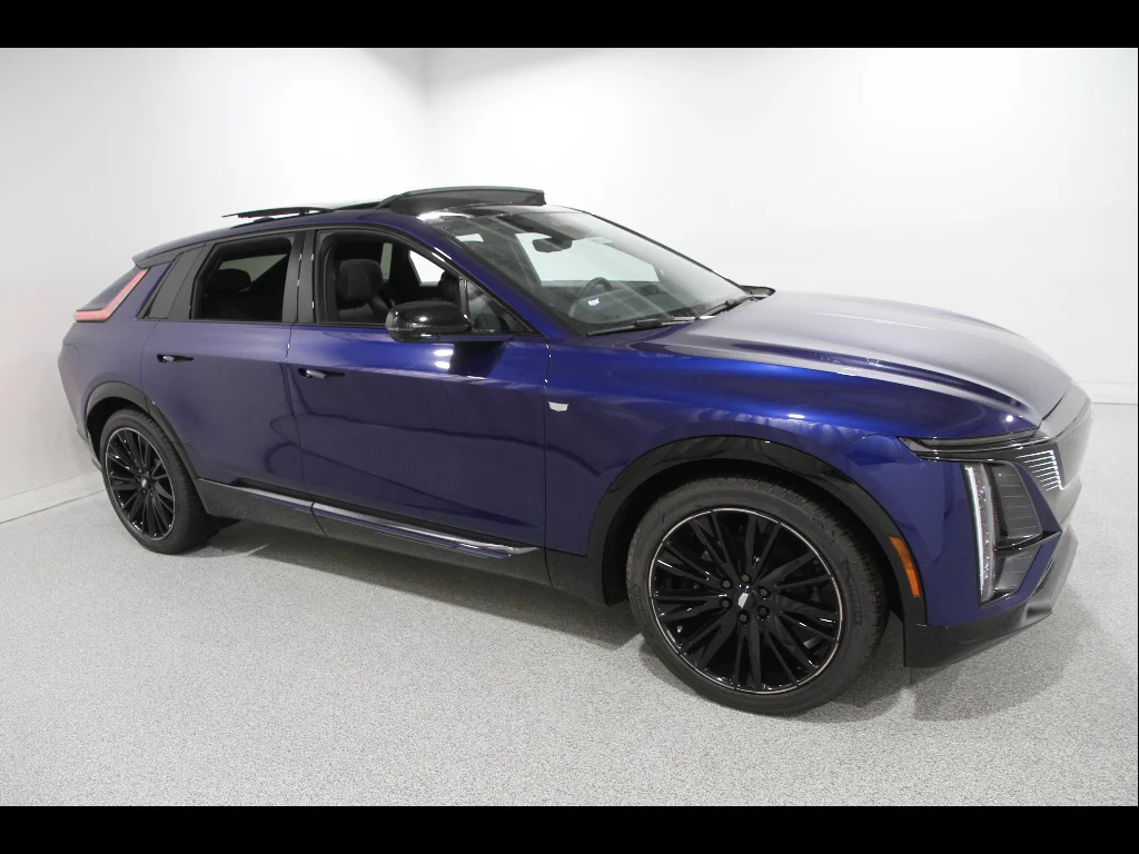 2025 Cadillac LYRIQ Sport 3