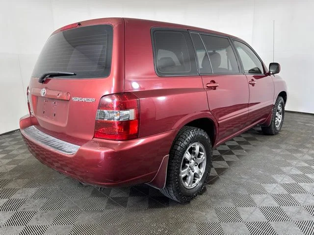 Used 2004 Red Toyota Base image 3