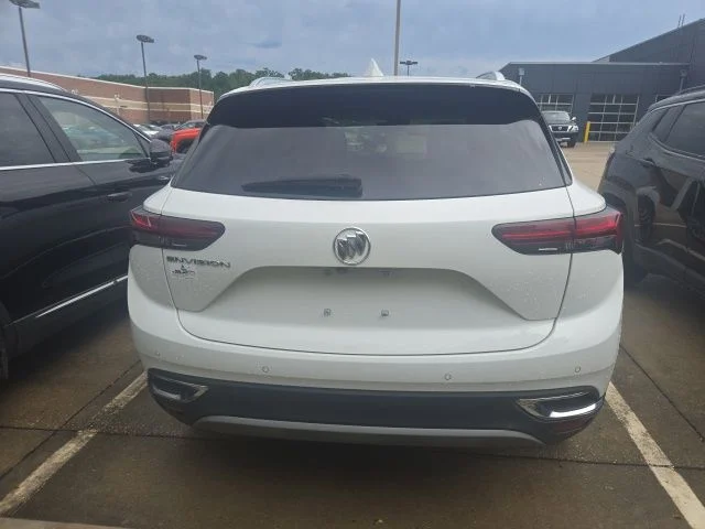 Used 2022 White Buick Preferred image 5
