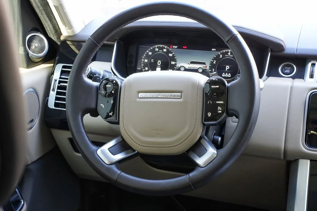 Used 2022 White Land Rover Westminster image 21