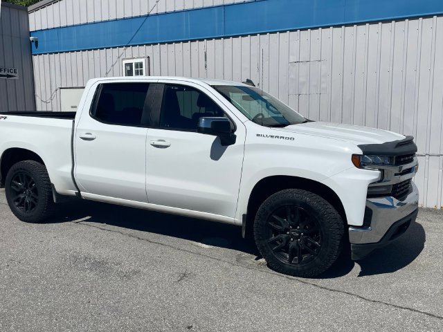 Used 2022 White Chevrolet LT image 3