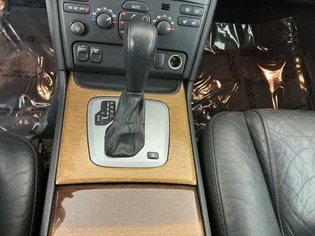 Used 2005 Silver Volvo 2.5T image 17