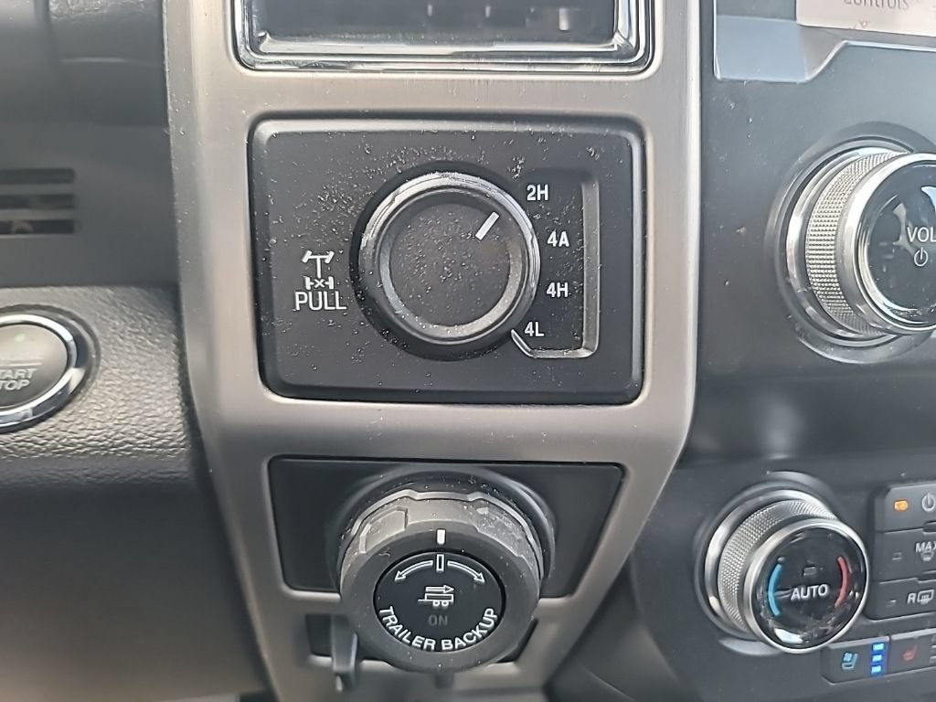 Used 2020  Ford XL image 23