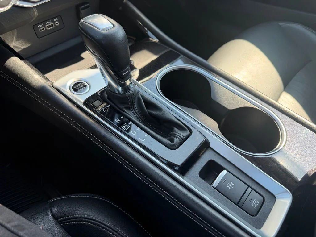 Used 2020 Blue Nissan 2.5 SL image 48