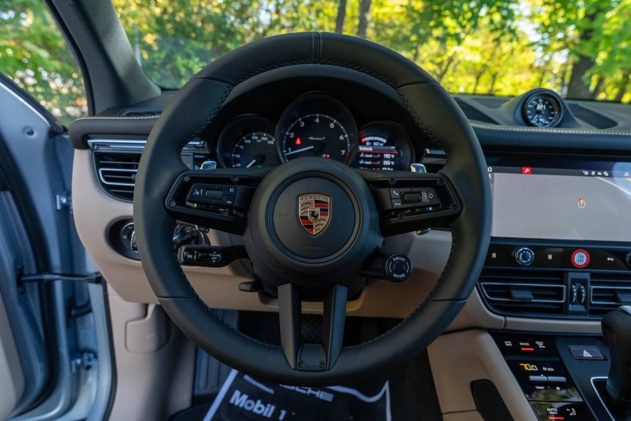 Used 2026  Porsche  image 25