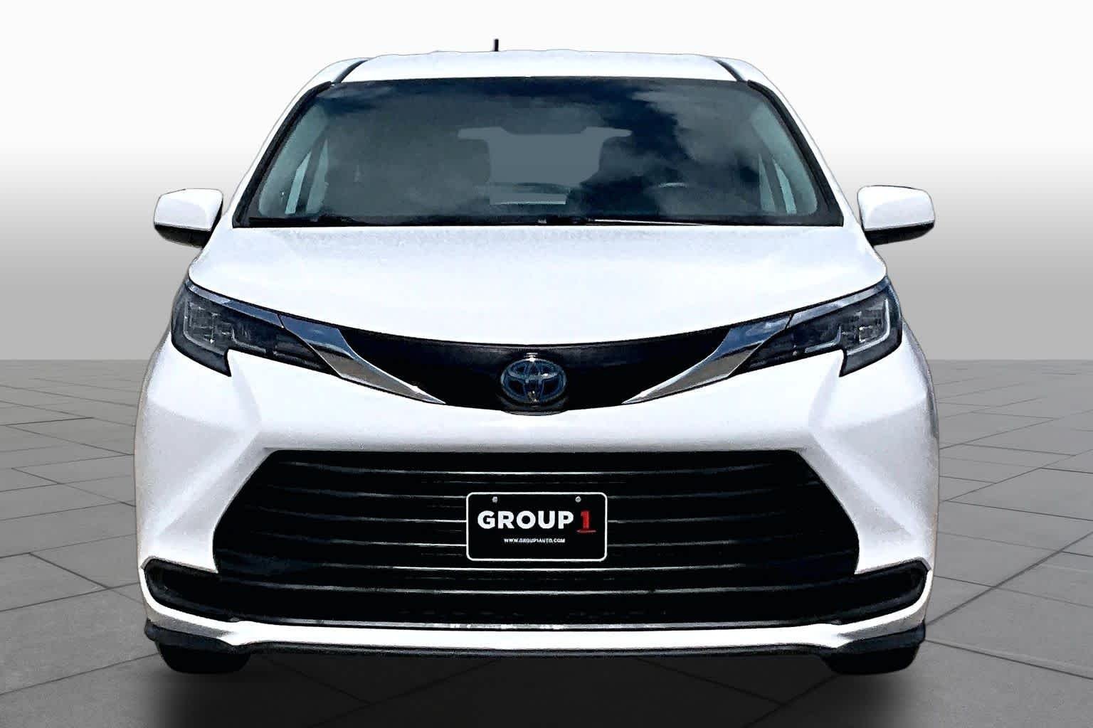 Used 2023 Ice Cap Toyota LE image 4