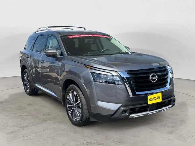 Used 2025 Gray Nissan Platinum image 3