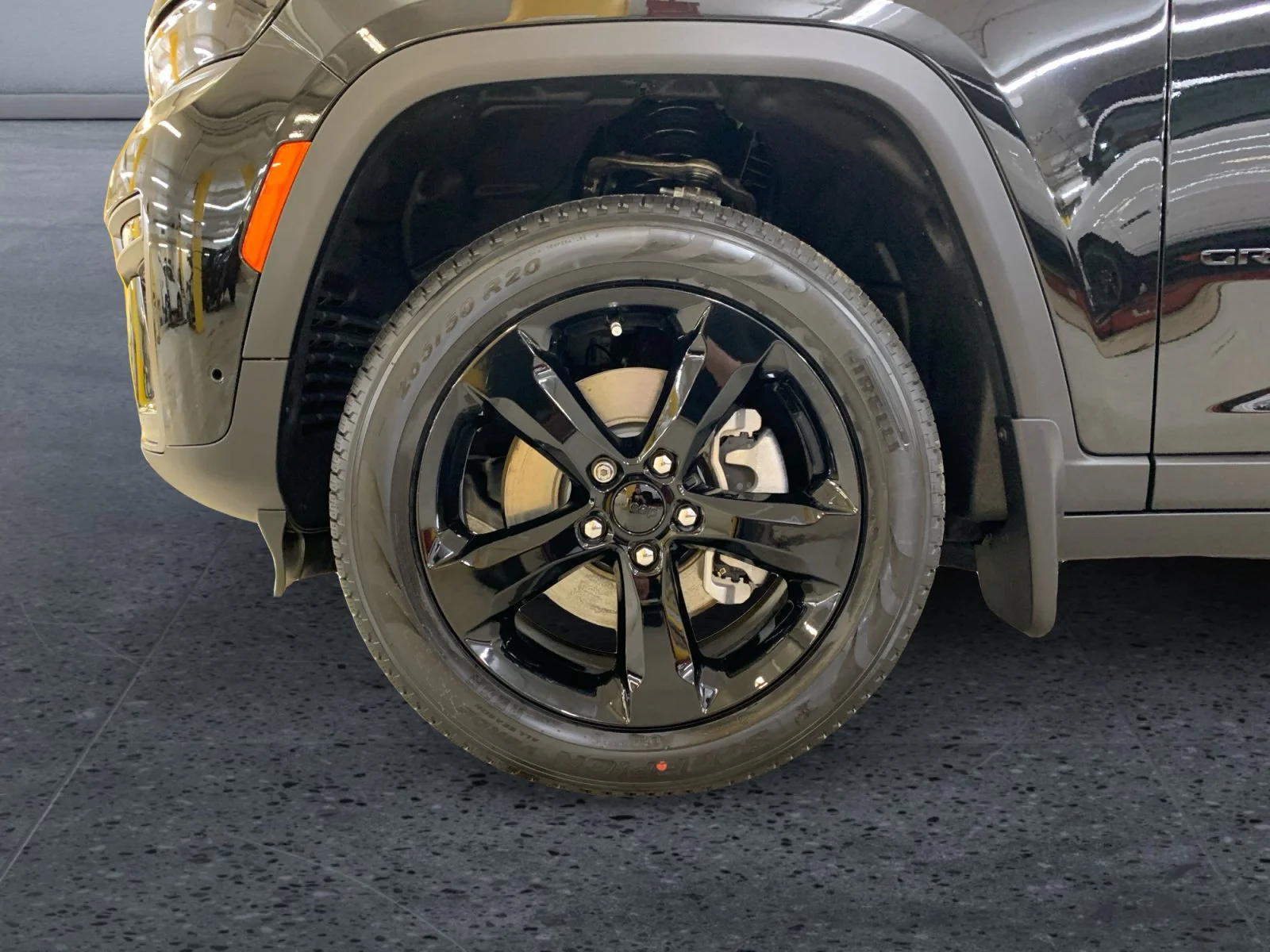 New 2026 Diamond Blk Crystal Pearl Jeep Limited image 9