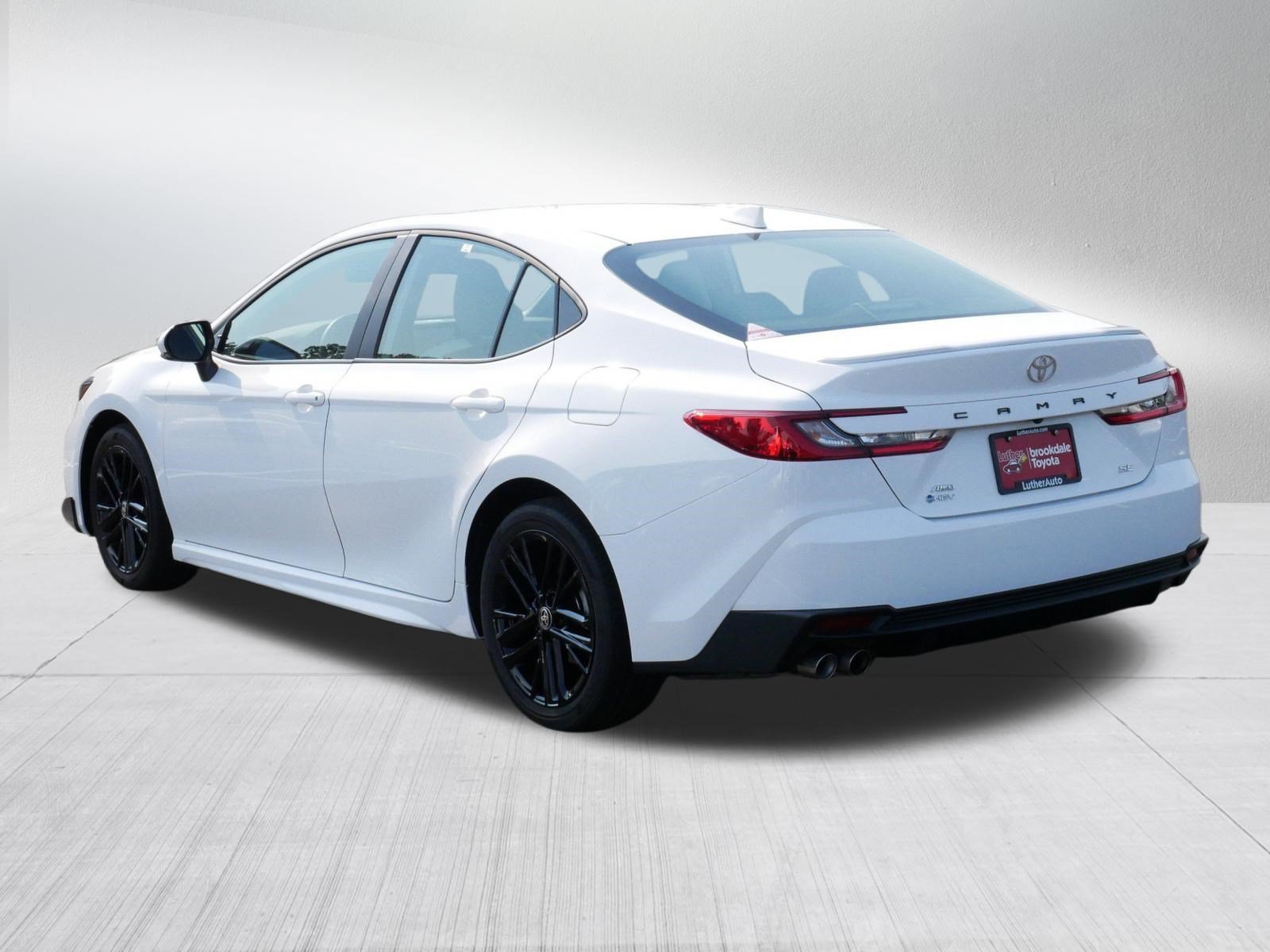Certified Used 2025 ICE CAP Toyota SE image 5