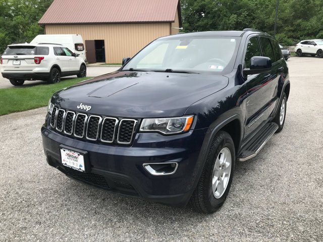 Used 2017 True Blue Pearlcoat Jeep Laredo image 4