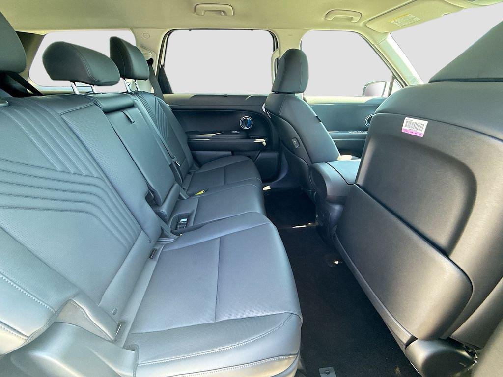 New 2026 Creamy White Pearl Hyundai Blue SEL 8P image 22
