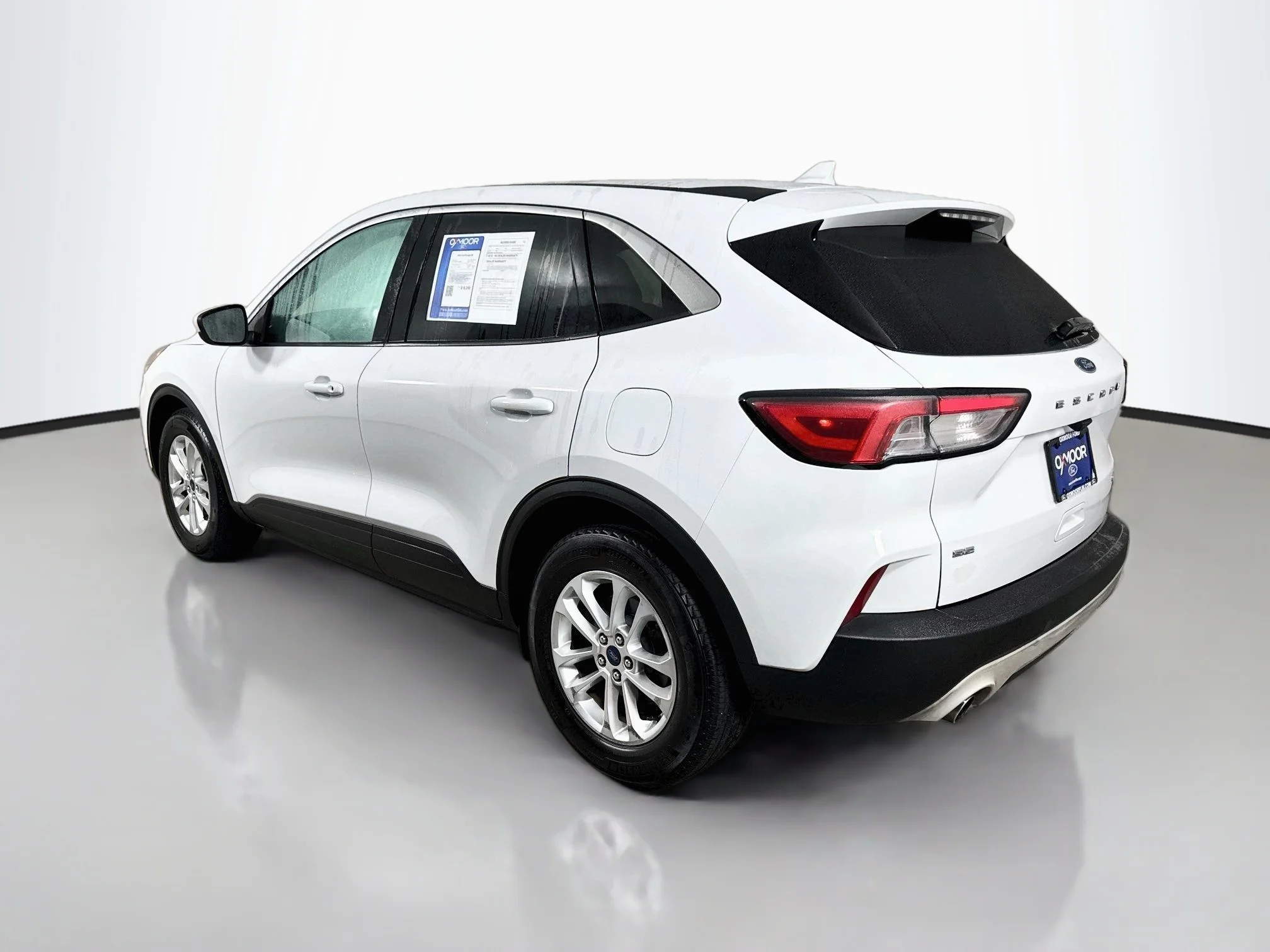Used 2020 Oxford White Ford SE image 11