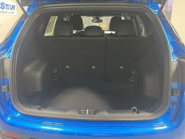 New 2026 Hydro Blue Pearlcoat Jeep Latitude image 24